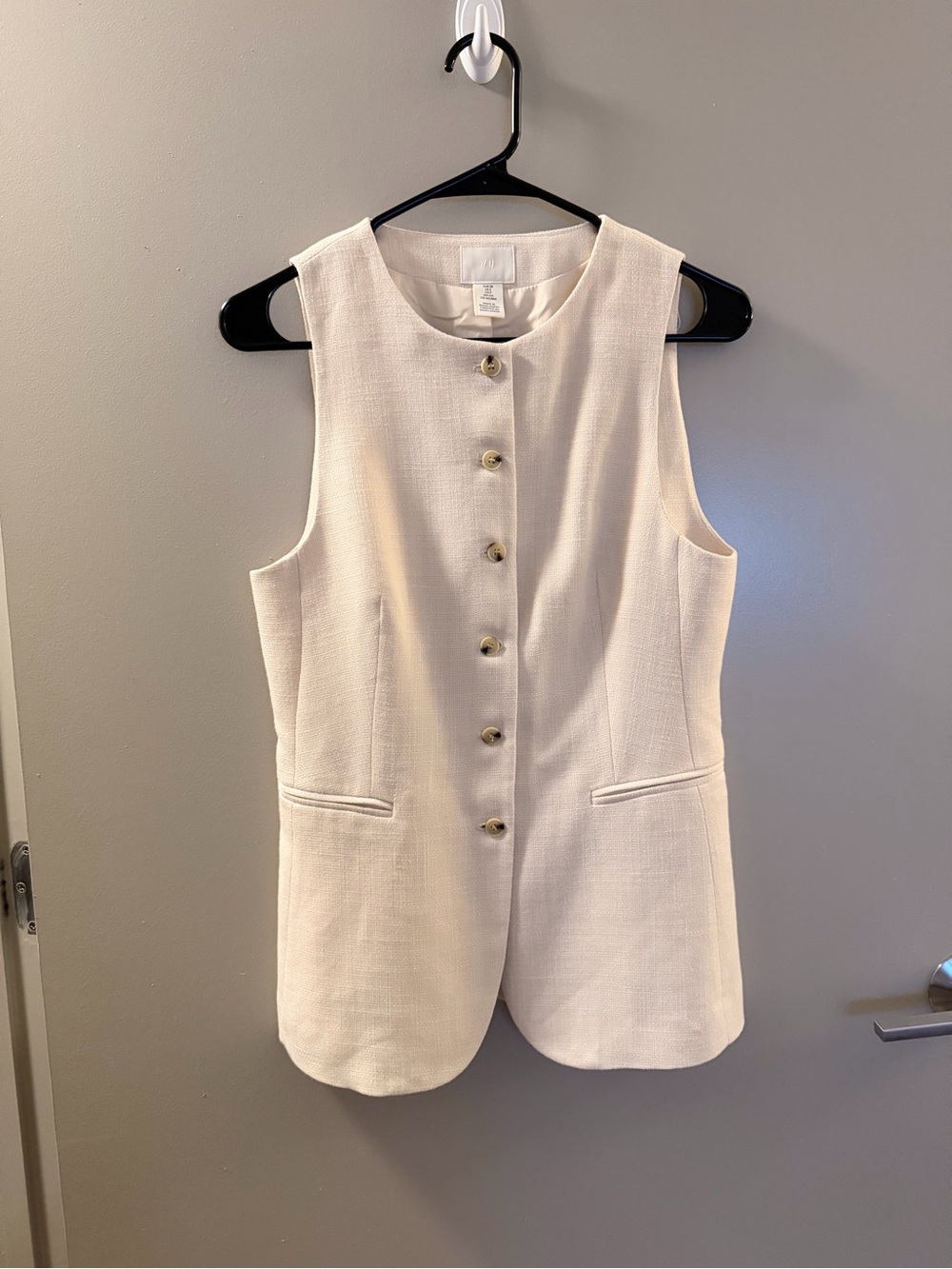 H&M Sleeveless Ivory Button-Front Vest
